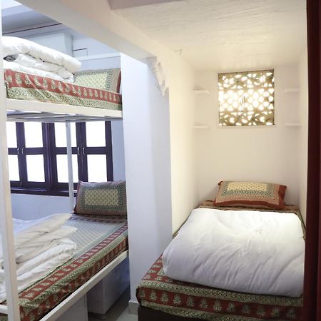 The Mama Hotel - Rooms And Dormitory Udaipur Ngoại thất bức ảnh
