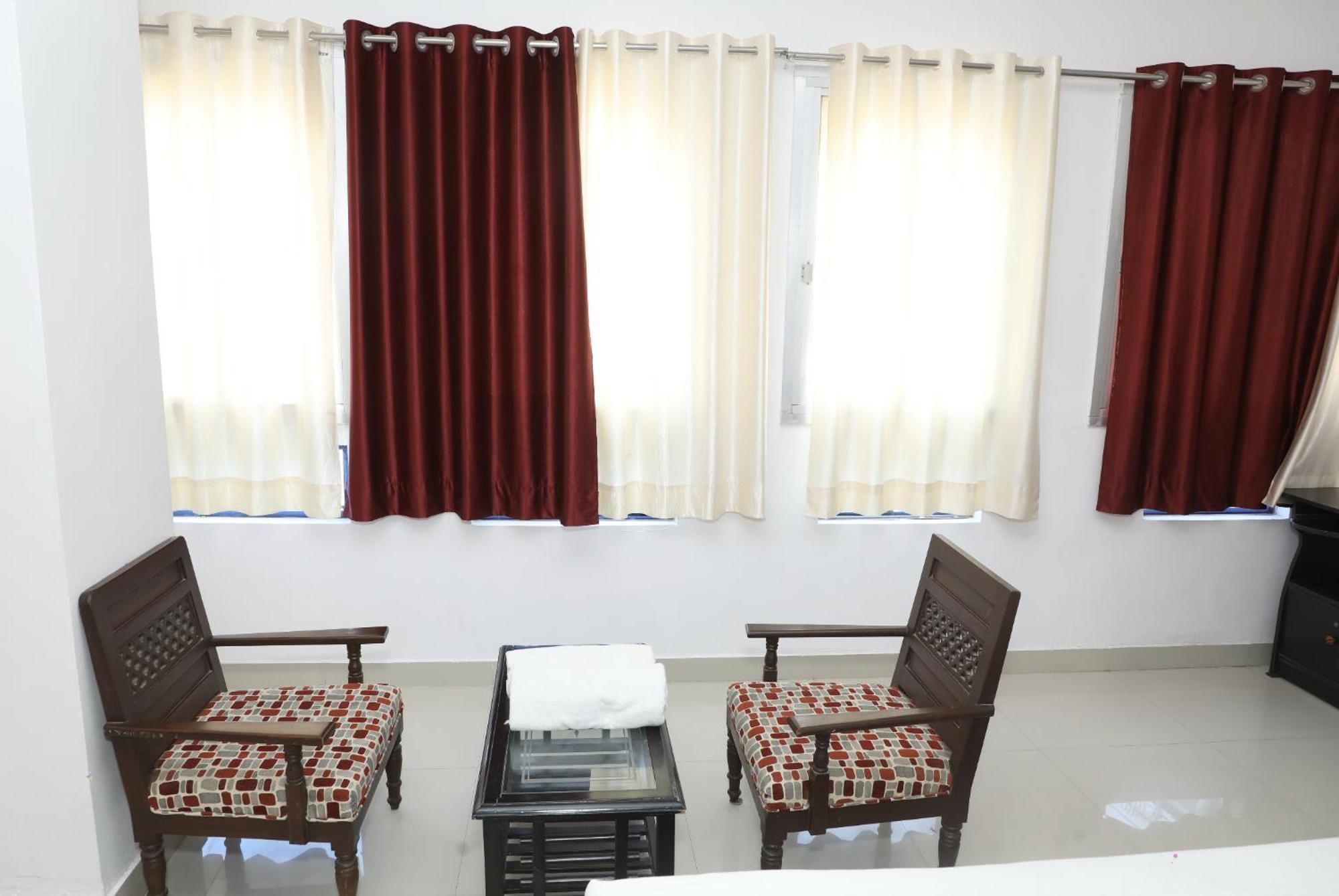 The Mama Hotel - Rooms And Dormitory Udaipur Ngoại thất bức ảnh
