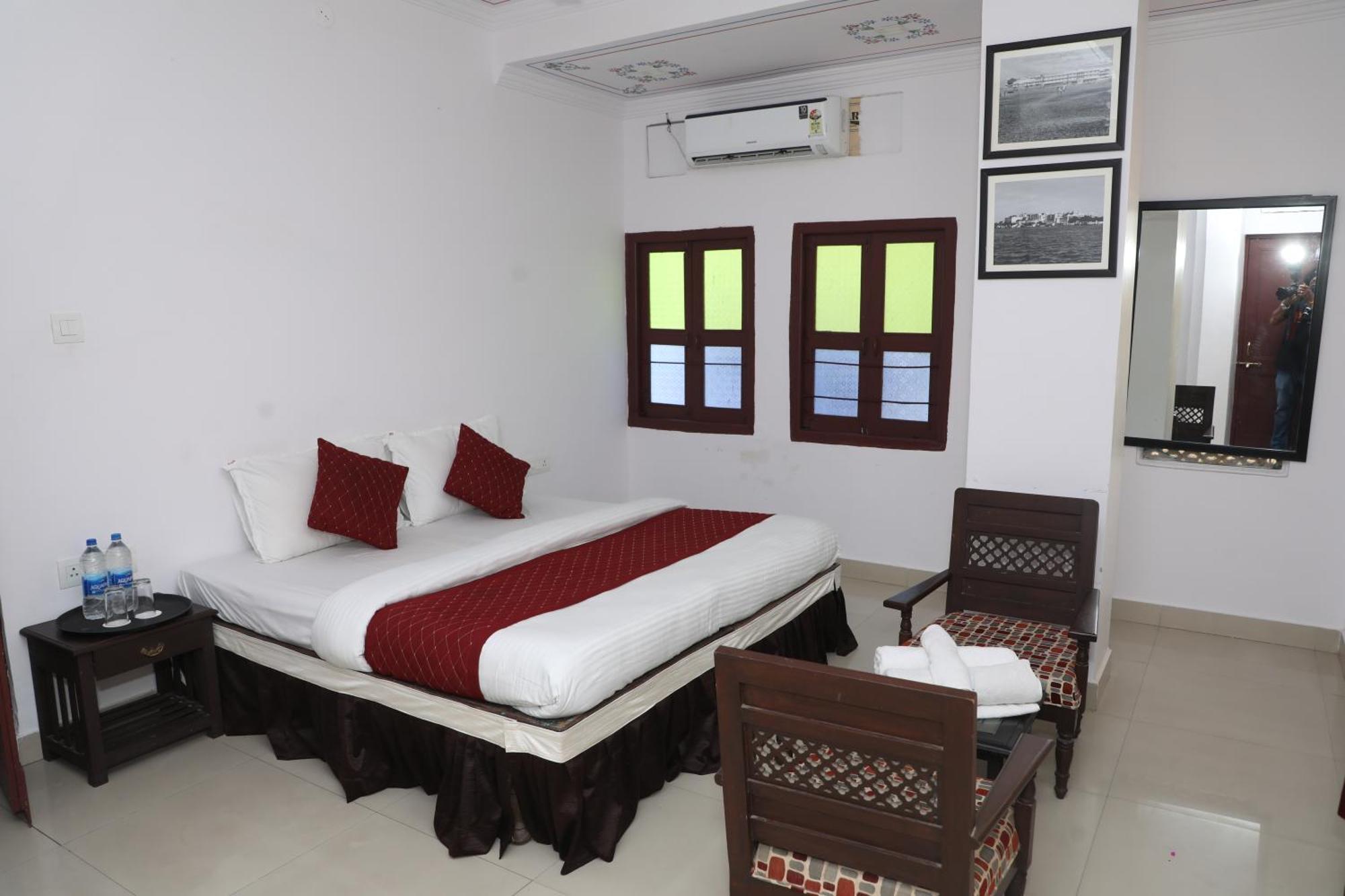 The Mama Hotel - Rooms And Dormitory Udaipur Ngoại thất bức ảnh