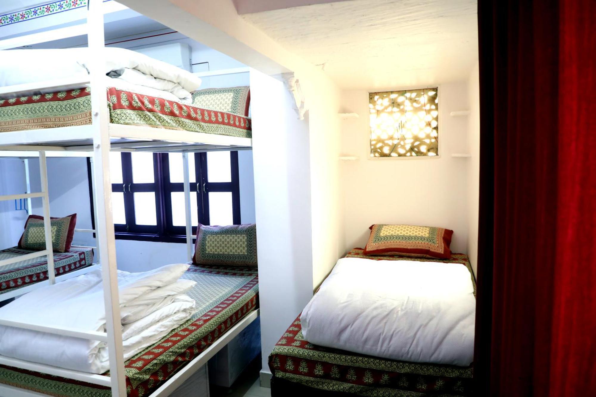 The Mama Hotel - Rooms And Dormitory Udaipur Ngoại thất bức ảnh